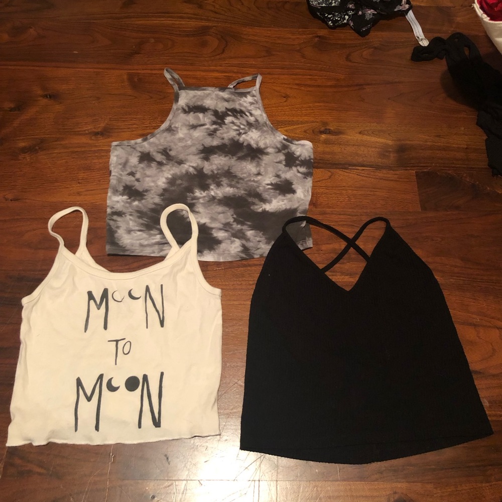 Set of 3 crop tops